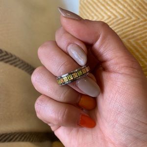 💙 Silvertone Ring with Yellow Iridescent Inset Size 10